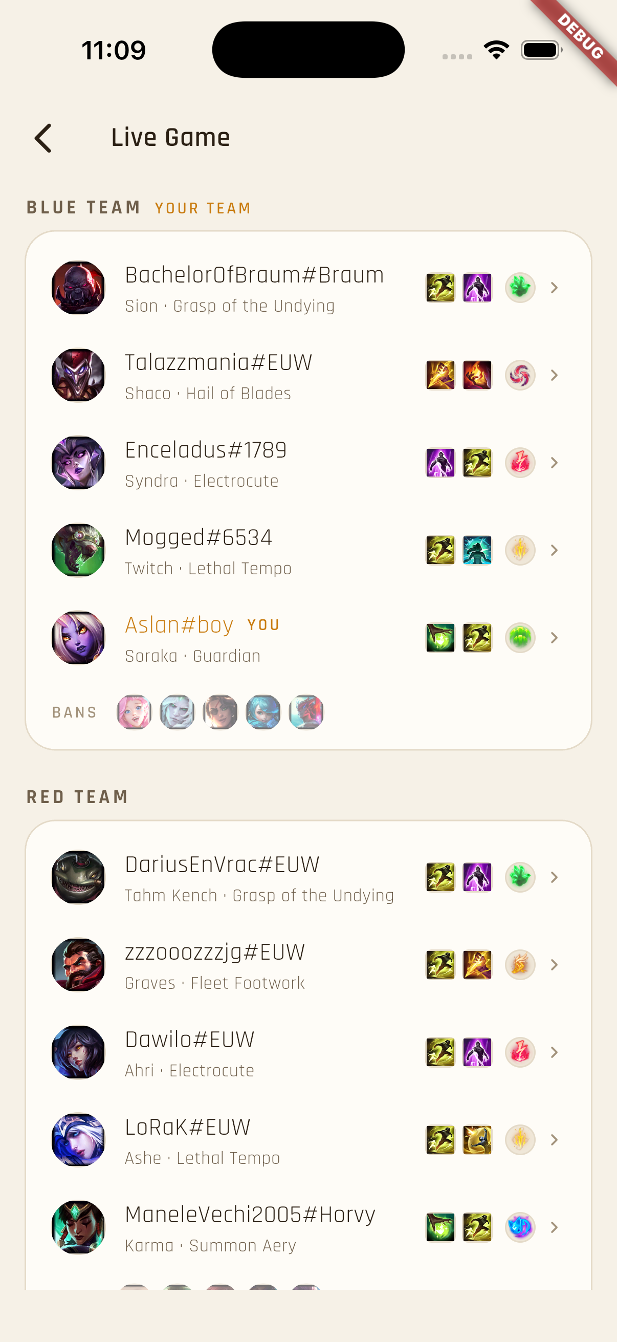 Live game screen showing blue and red team rosters with champions and runes